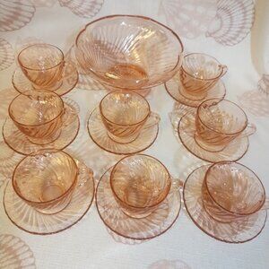 Vintage Arcoroc France Rosaline Pink Swirl Glass Tea Set 8 cups/saucer, bowl